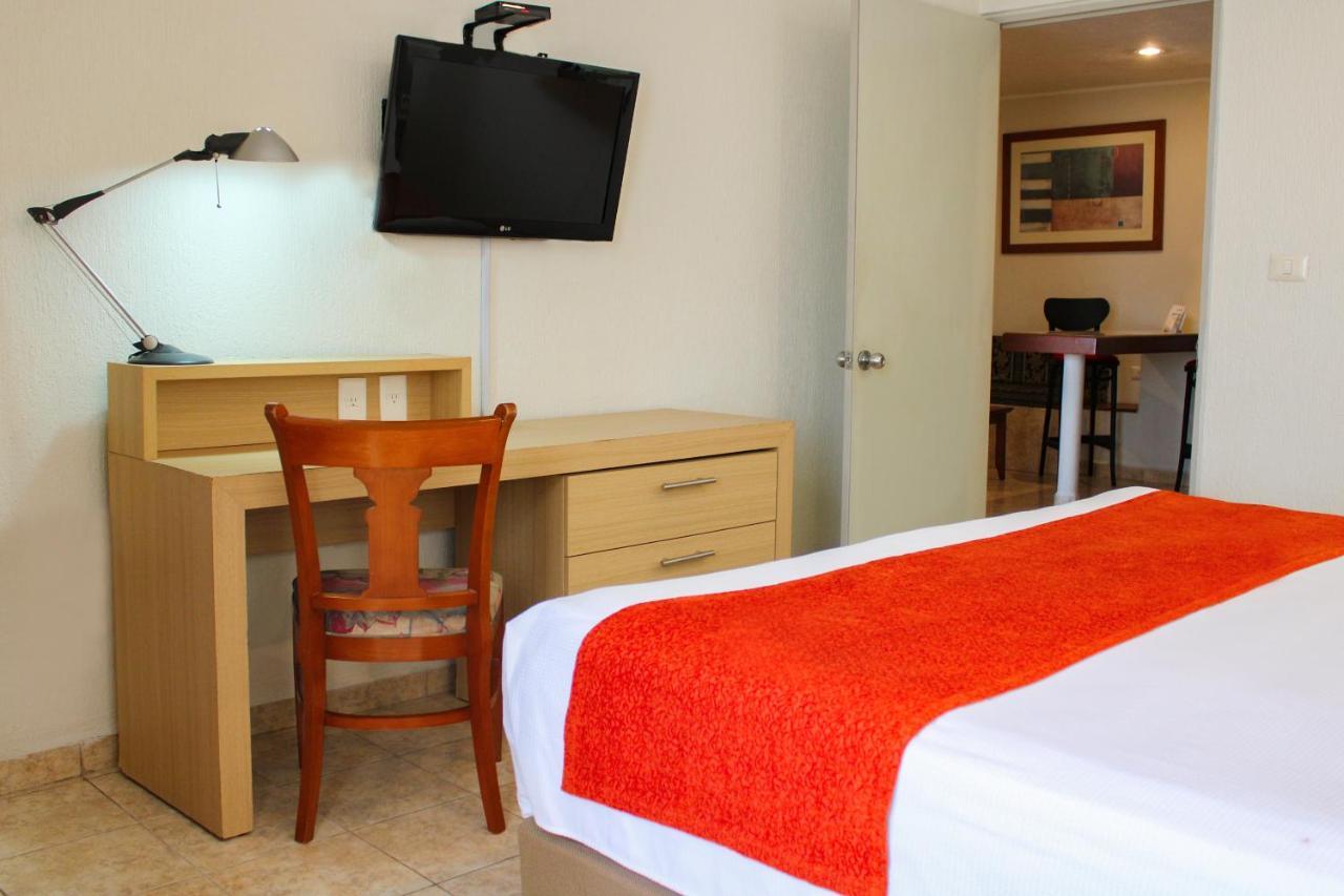 & Real Del Hotel