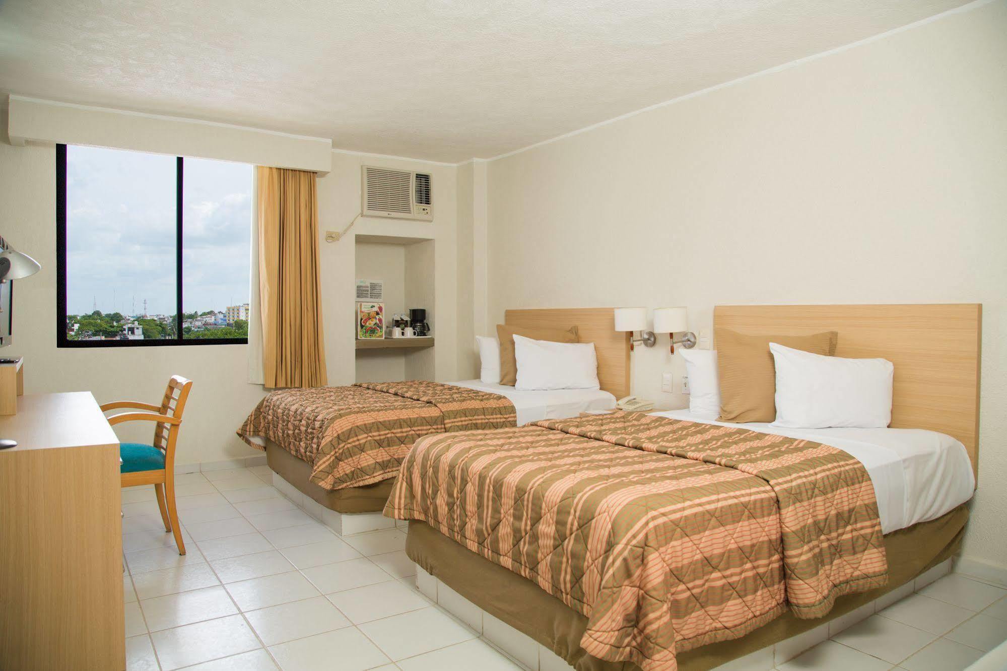 & Real Del Hotel